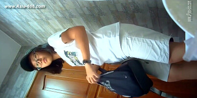 chinese girls go to toilet.186