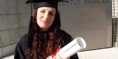 Slut takes a big facial after graduation