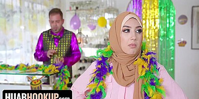 Muslim Babe Violet Gems Celebrates Mardi Gras With Sloppy Cumshot On Her Pretty Face