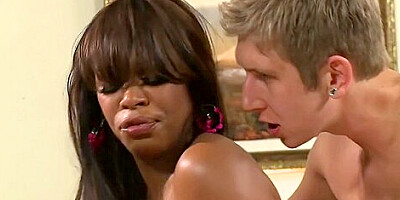 Horny Black Chick With A Bubble Butt Gets Pounded By White Dick