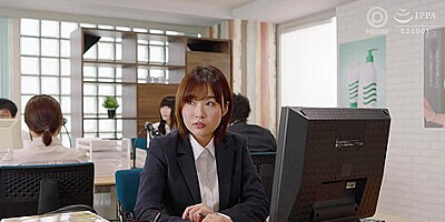 OLが出張先のホテルで上司と激しいセックスを繰り広げる