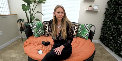 Fuck My Stepmom And Post The Photos On Her Profile