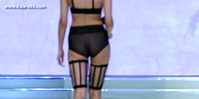 Chinese model in sexy lingerie show.18
