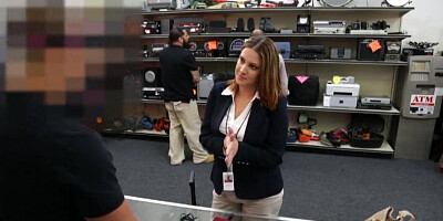 Foxy business lady fucked by pawnkeeper