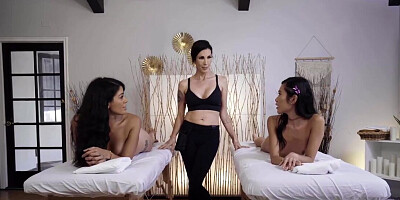 Attractive lesbian hottie taking care of two pussies