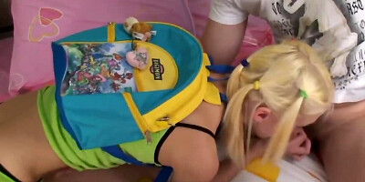 Backpack babe is going to get her teen pussy pleasured