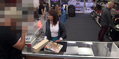 Mature MILF who has a nice tits and big ass fucked for his husband bail