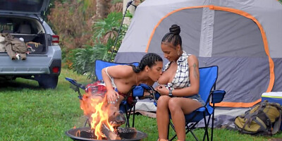 Ebony girls Sarai Minx and Maya Farrell in lesbian action