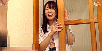 身内の巨根に発情して激濡れ＆生ハメしちゃう美少女