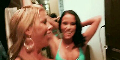 Shameless Cougars Mind-blowing Group Sex Clip - Keisha Grey, Monique Alexander And Kelsi Monroe