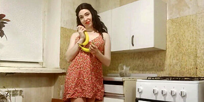 Horny and lonesome brunette fucks a banana for some reason