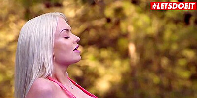 Lesbian Scissoring Pool Party W 2 Foot Fetishists