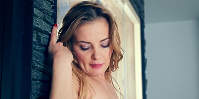 Russian blonde beauty gets ass fucked by a porn veteran