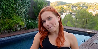 Isabella De Laa and Candee Licious have an outdoors MFF