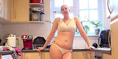 Free Premium Video Your Mature Stepmom Mrs. Maggie Gives You Joi In The Kitchen