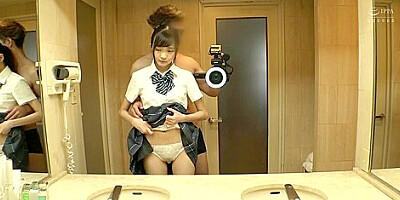 ￥交アプリで知り合った童顔美少女と密室SEX