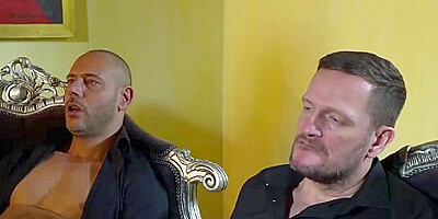 Ingorda Vuole Doppietta Con Due Cazzi Mostruosi - Rebecca Volpetti