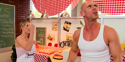 Fast sex for drop-head Kagney Linn Karter and Johnny Sins