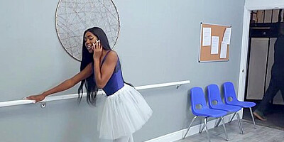 The T-pose Makes Ebony Gal Xtremely Wet!