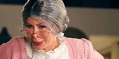 Mrs. Doubtfire - A Lesbian Porn Parody