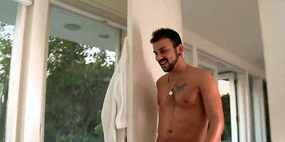 In the bathtub with Jade Nacole and Sky Banks