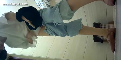 chinese girls go to toilet.107