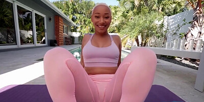 New Thick Ass Daphne Big Booty Covered In Oil (06-02-2023)