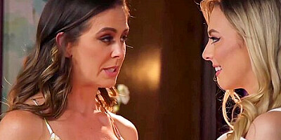 Milf Cherrie Deville Seduces Teen 18+ Lily Larimer (+18)