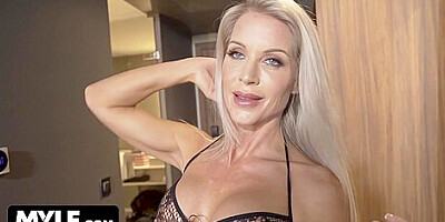 The Fit Model Mum - Super Milf Offers Her Holes - Shag Street By